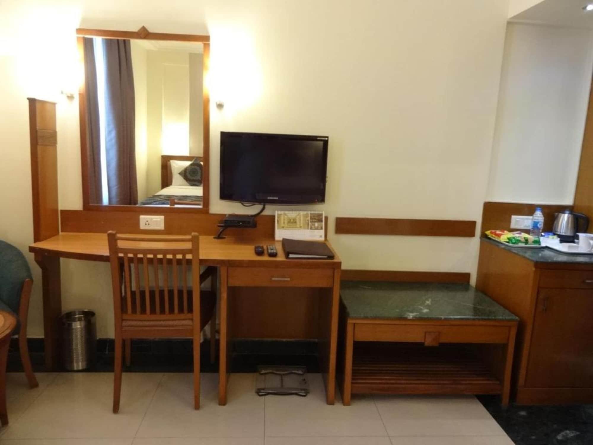 Hotel J P Cordial à Bangalore Extérieur photo