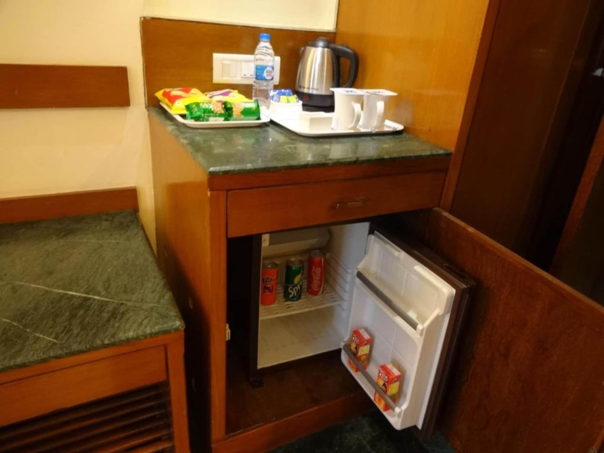 Hotel J P Cordial à Bangalore Extérieur photo