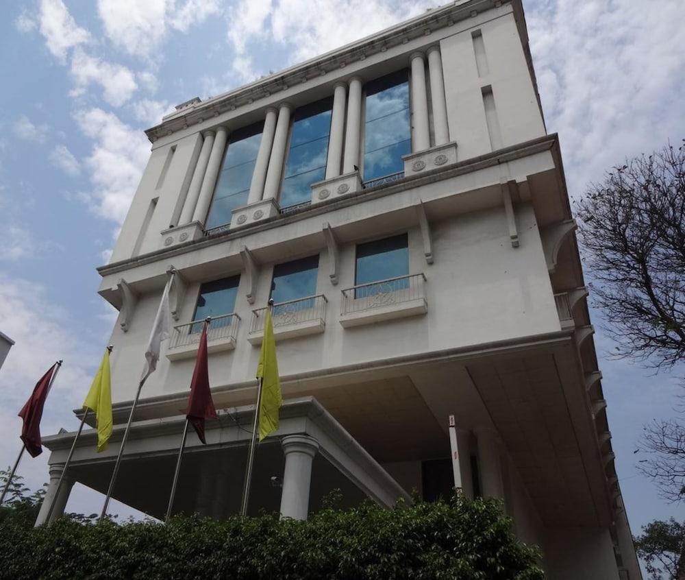 Hotel J P Cordial à Bangalore Extérieur photo