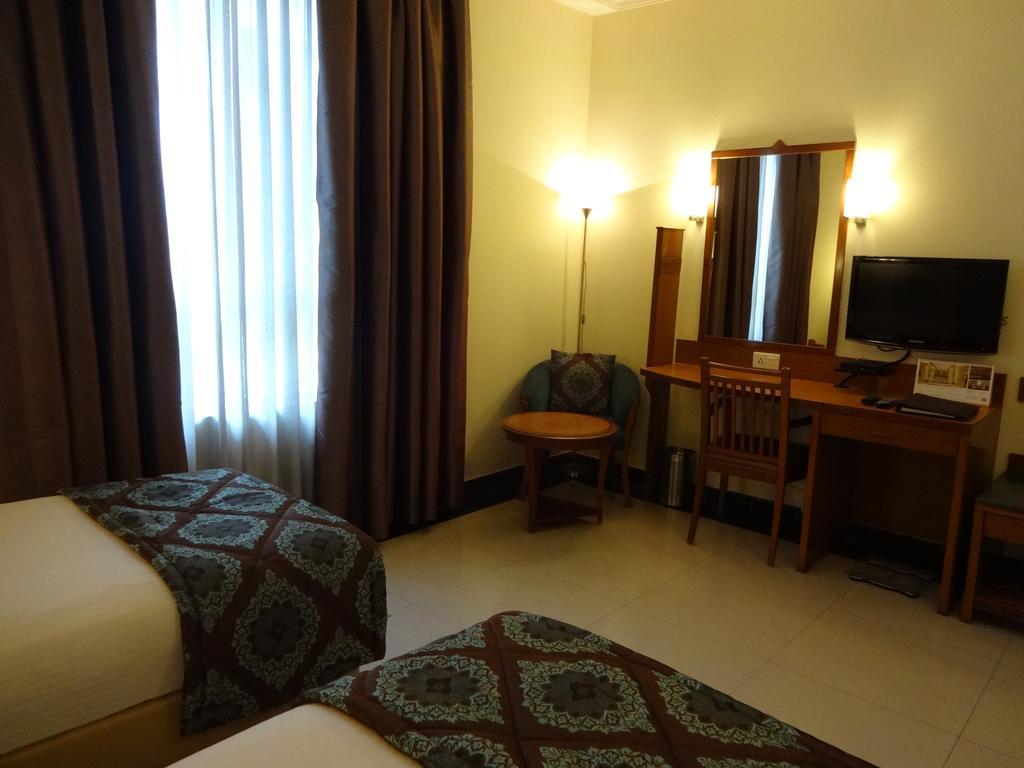 Hotel J P Cordial à Bangalore Extérieur photo
