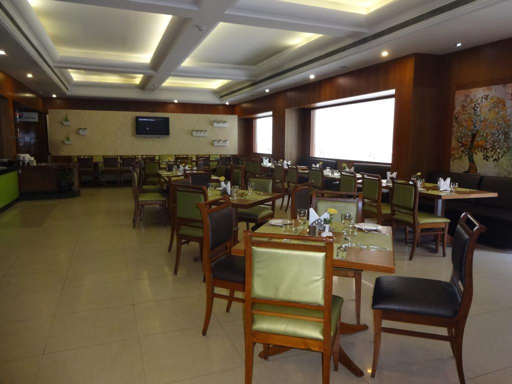 Hotel J P Cordial à Bangalore Extérieur photo
