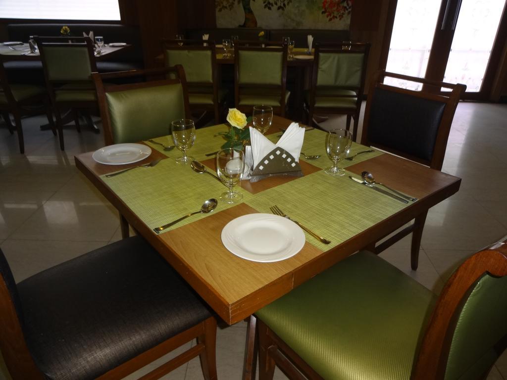 Hotel J P Cordial à Bangalore Extérieur photo