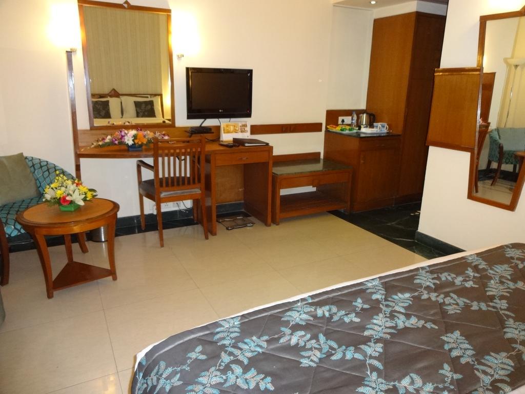 Hotel J P Cordial à Bangalore Extérieur photo